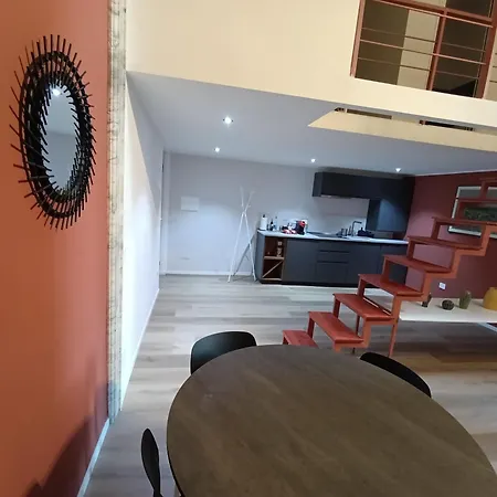 Apartment Cozy Design And Balcony Genua
