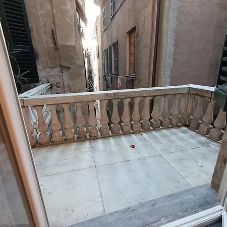 Cozy Design And Balcony Genoa