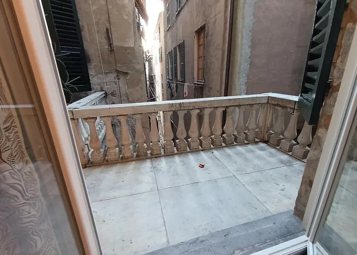 Cozy Design And Balcony Genoa