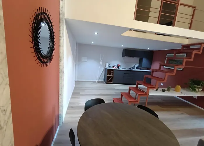 Apartment Cozy Design And Balcony Genoa